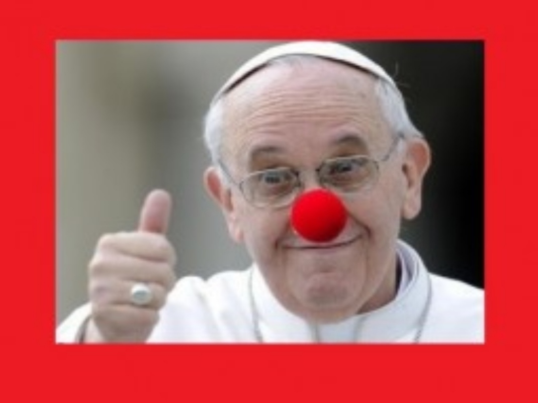 Com a foto do Papa Francisco, que colocou o nariz de palhaço para brincar com os artistas na Praça São Pedro, Panis & Circus deseja a todos um Feliz Natal