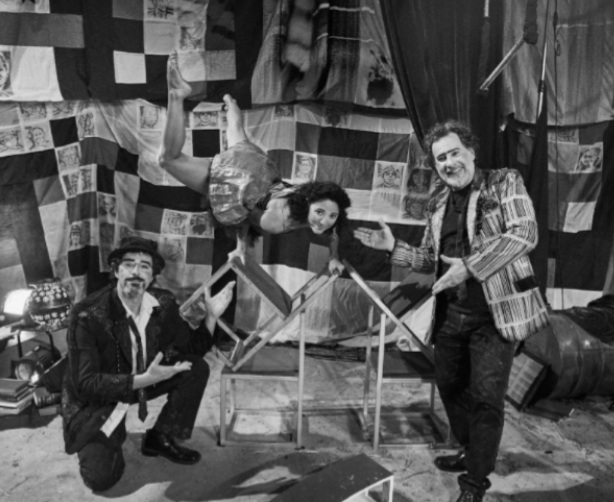 Palhaços no filme Freud-Einstein, Maio de 1933